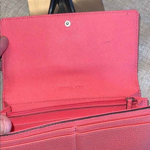 Michael Kors Coral Pink Pebbled Leather MK Circle Logo Wallet buttery Leather! - Picture 8 of 16